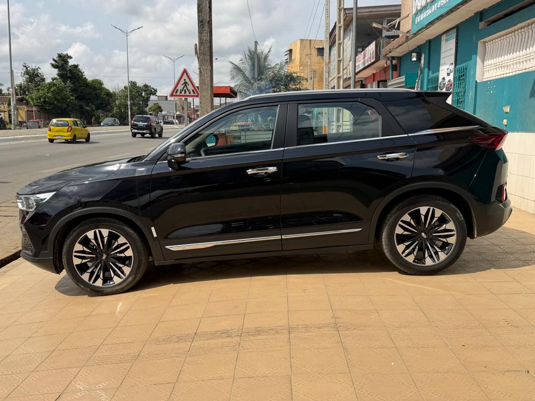 Bestune T77 2025 - photo 4